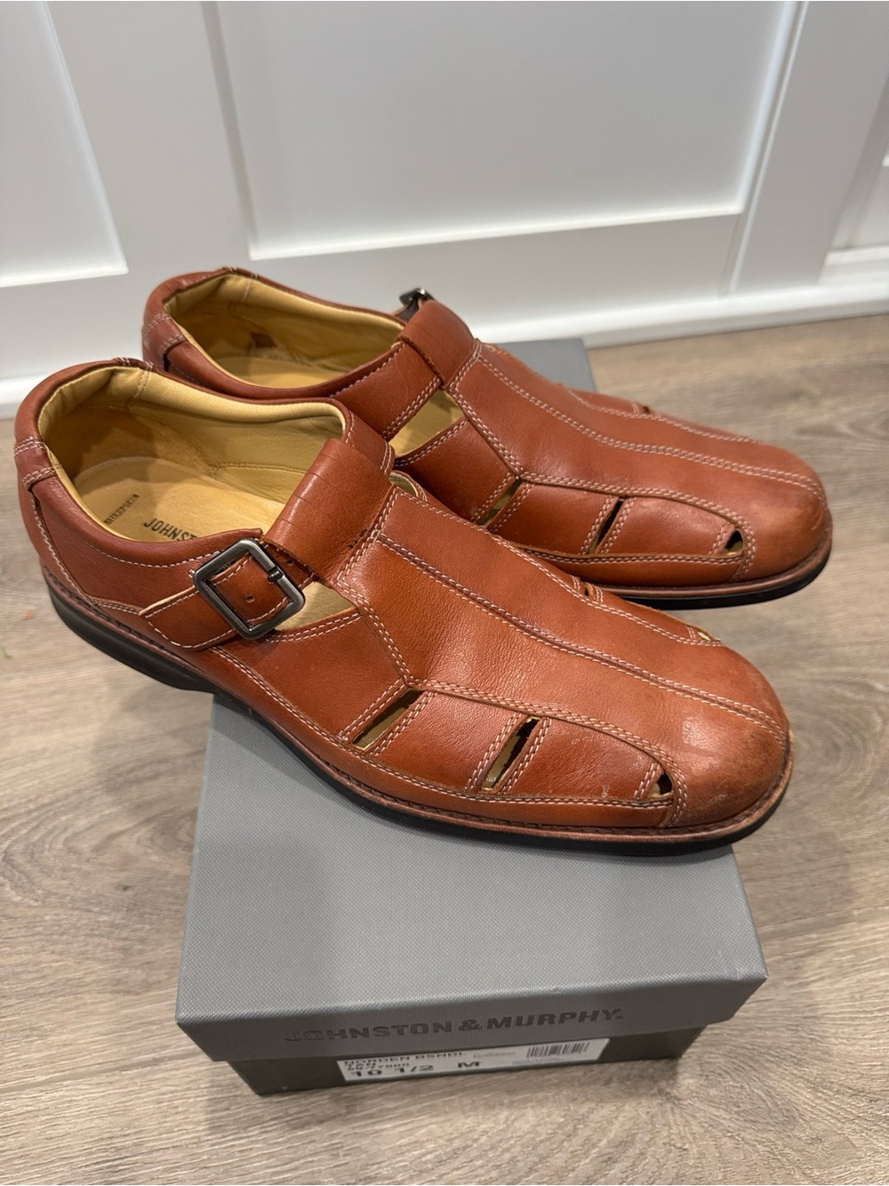 Johnston & Murphy Men's Tan Leather Fisherman Slip-On Sandals with Buckle
